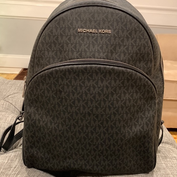 Michael Kors Large Jet Set Signature Logo Travel Backpack EUC - Picture 11 of 17